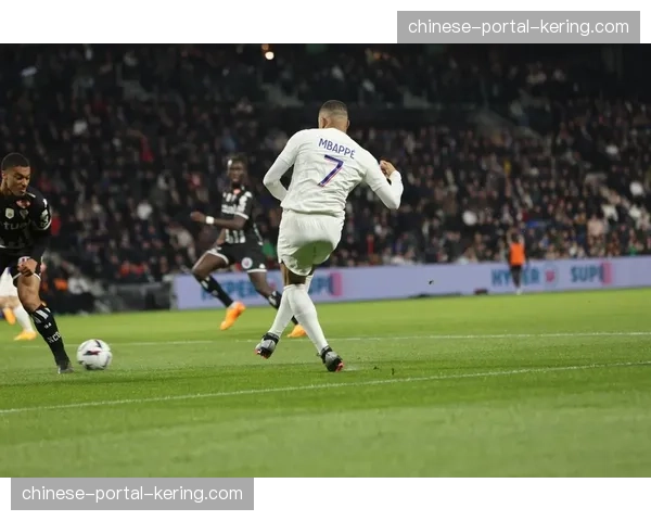 姆巴佩因轻伤缺席合练,巴黎圣日耳曼确认其转换冲击力战术地位不变